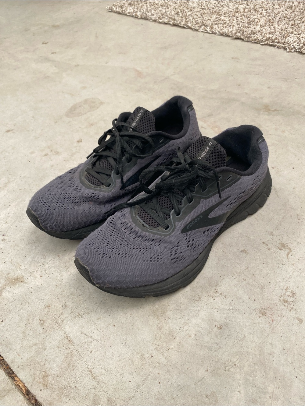 Brooks Men's Black/Grey Athletic Running Shoes